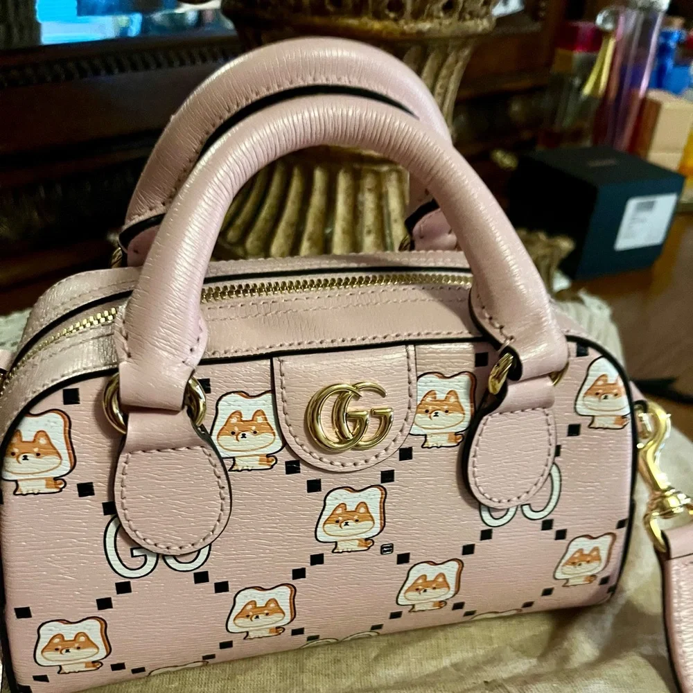 Luxury Designer Bags, Jewelry and Shoes show! - Picture 4 of 15